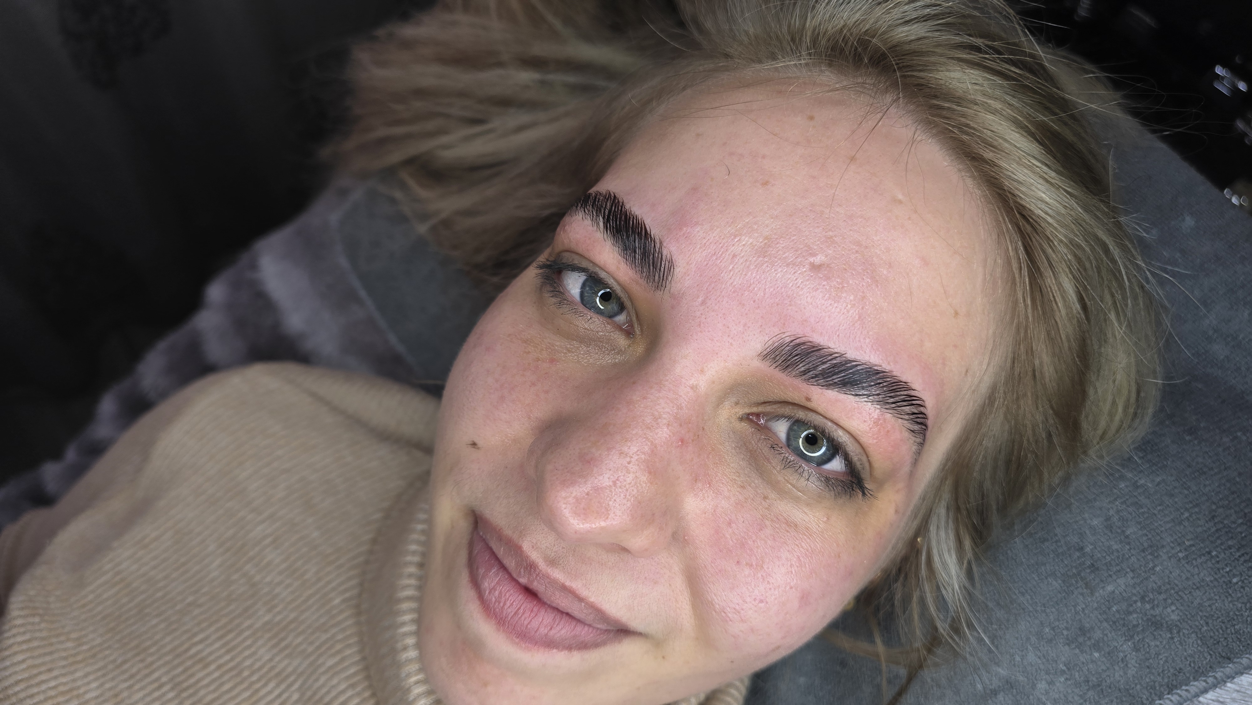 Beauty treatment before and after at Bhellz Beauty Bar